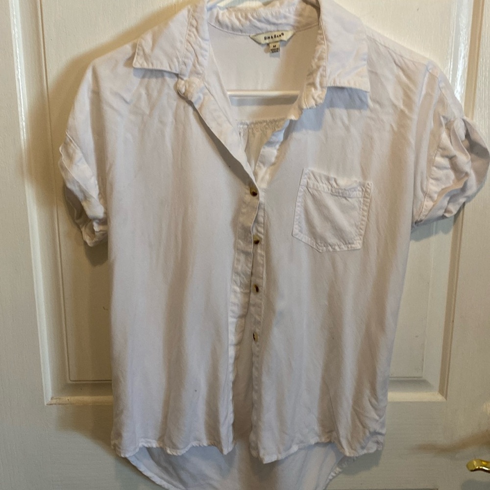 Sim&Sam white button up blouse. Size: M. 100%Rayon